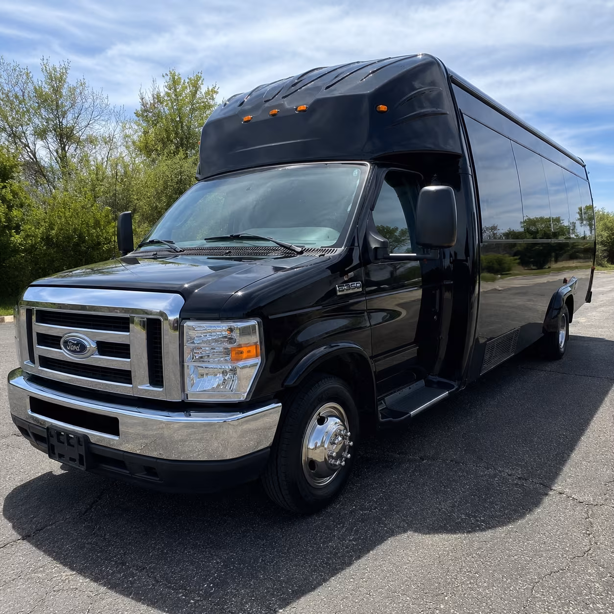 San Diego Winery Tour & Pub Crawl Transportation party bus exterior